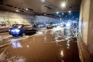 Κακοκαιρία Byron: Ποιοι δρόμοι παραμένουν κλειστοί στην Αττική