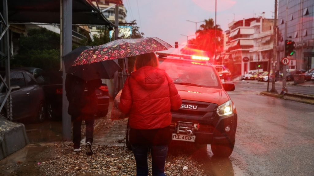 Κακοκαιρία Byron: Προς Ανατολικό Αιγαίο και Δωδεκάνησα η ζώνη των καταιγίδων – Η πρόγνωση Κολυδά