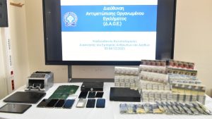 Πώς δρούσε το κύκλωμα που εξανάγκαζε ανήλικους να πωλούν λαθραία τσιγάρα – 11 συλλήψεις (Εικόνες)