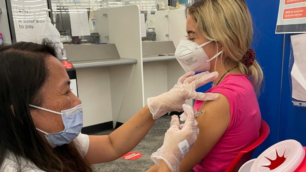 Ακίνδυνα και αποτελεσματικά τα εμβόλια mRNA – Τι αναφέρει γαλλική μελέτη