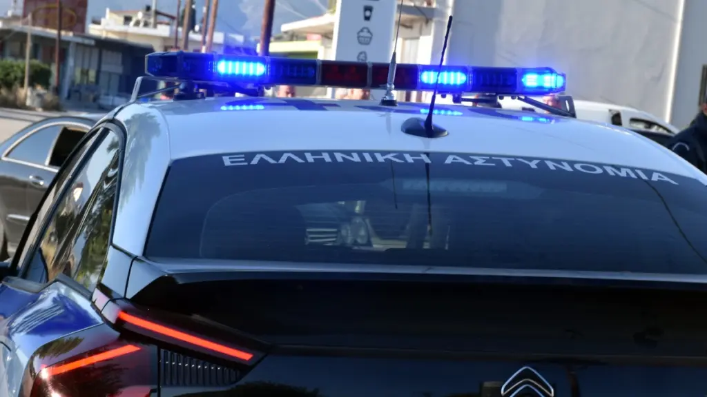 Ποινική δίωξη στον 17χρονο που τραυμάτισε θανάσιμα τον πατέρα του στη Λέρο