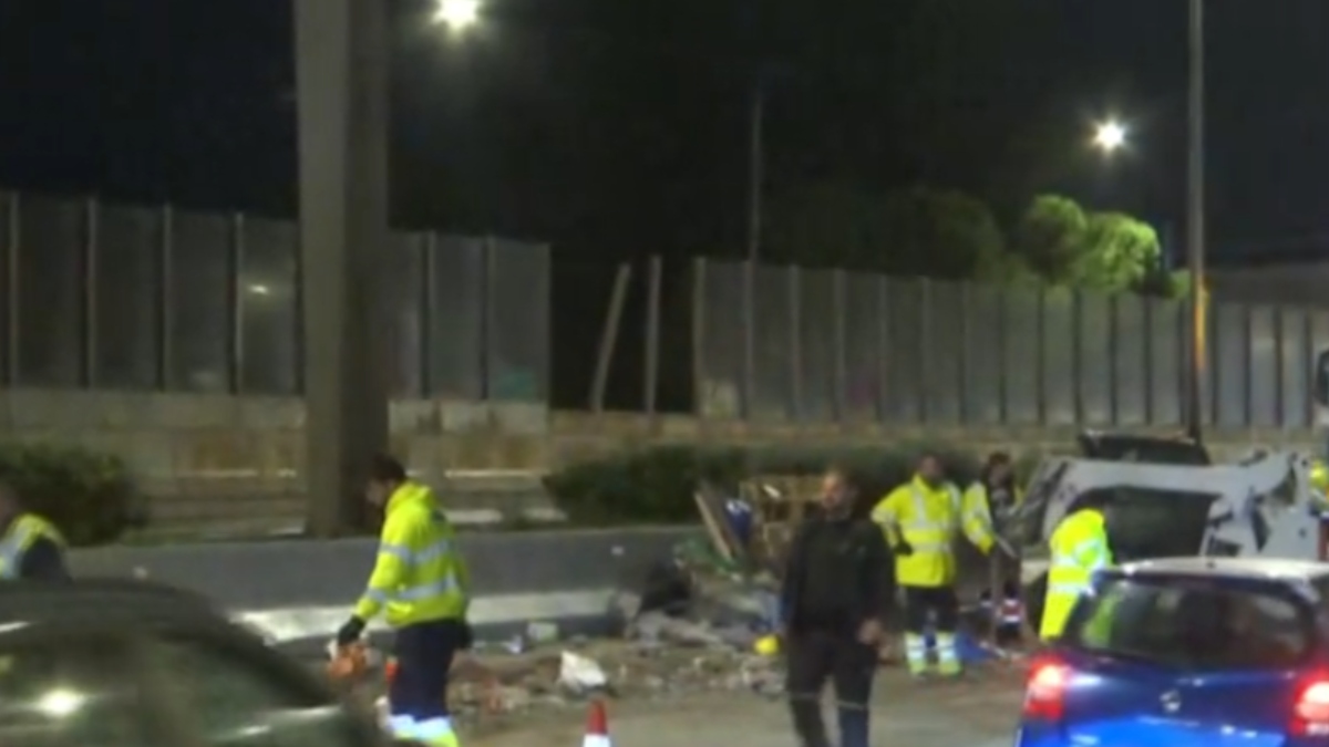 Χάος στην άνοδο του Κηφισού, ύστερα από τροχαίο με 2 τραυματίες στο ύψος της Καλυφτάκη – Ανοιχτή μόνο η ΛΕΑ