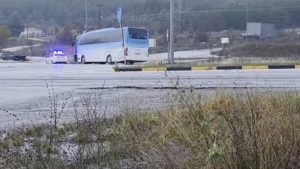 Τραγωδία στην Πτολεμαΐδα: Εξετράπη λεωφορείο με εργαζομένους της ΔΕΗ – Ο οδηγός πέθανε από ανακοπή