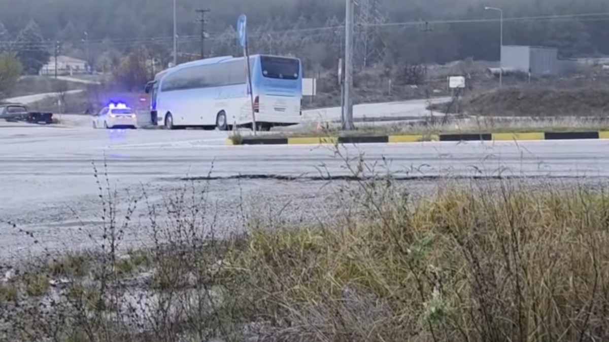 Τραγωδία στην Πτολεμαΐδα: Εξετράπη λεωφορείο με εργαζομένους της ΔΕΗ – Ο οδηγός πέθανε από ανακοπή