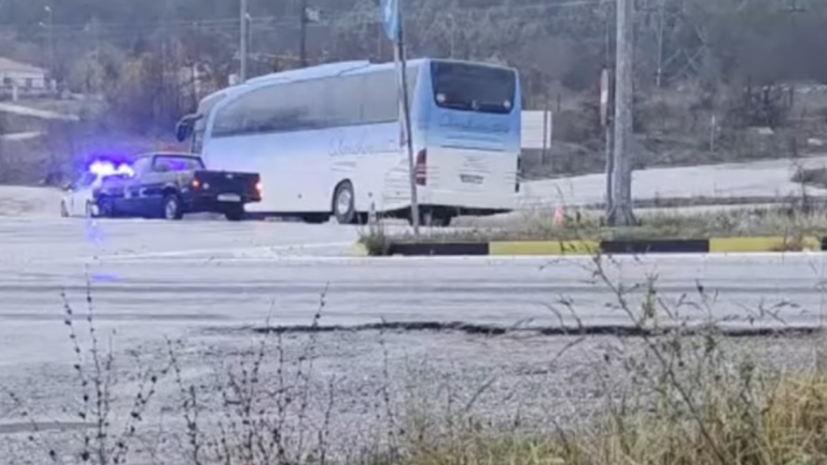 Πτολεμαΐδα: “Αντέδρασα ενστικτωδώς κι έπιασα το τιμόνι” – Τι λέει ο επιβάτης που έσωσε τους υπαλλήλους της ΔΕΗ όταν οδηγός έπαθε ανακοπή