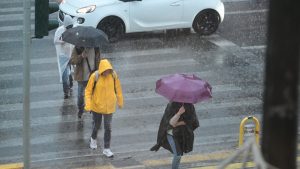 Καιρός αύριο: Η κακοκαιρία Byron θα σαρώσει με βροχές και καταιγίδες τη Μακεδονία και τα Δωδεκάνησα