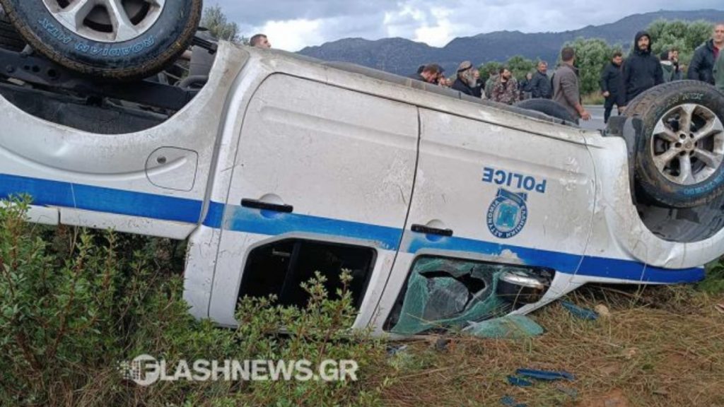 Κρήτη: Επεισόδια μεταξύ αγροτών και ΜΑΤ – Χημικά και πετροπόλεμος στο Ηράκλειο, αναποδογύρισαν και έσπασαν περιπολικό στα Χανιά (βίντεο)