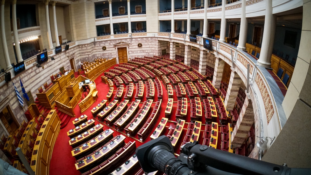 Βουλή: Στην Ολομέλεια το νομοσχέδιο για κοινωφελείς περιουσίες, ιδρύματα, σχολάζουσες κληρονομιές και δωρεές – Τι αλλάζει