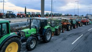 Με εκπροσώπους από 40 μπλόκα σε όλη τη χώρα η κρίσιμη σύσκεψη των αγροτών στη Νίκαια
