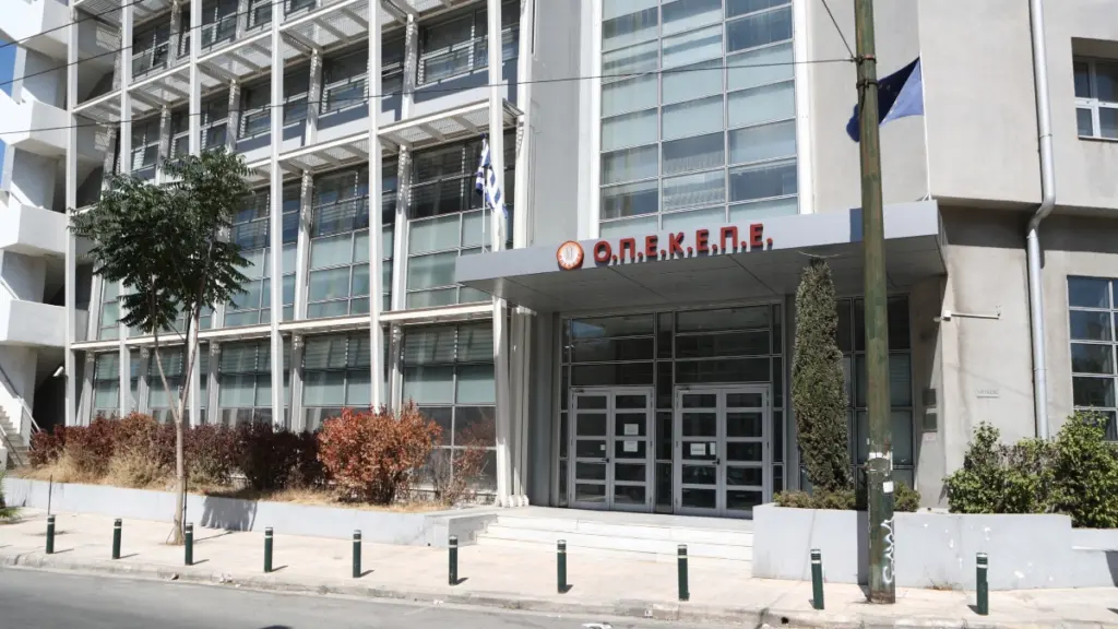 Κρήτη: 15 συλλήψεις για κύκλωμα που έβγαλε 1,7 εκατ. από “μαϊμού” επιδοτήσεις του ΟΠΕΚΕΠΕ – Πρόεδρος αγροτικού συνεταιρισμού ο αρχηγός