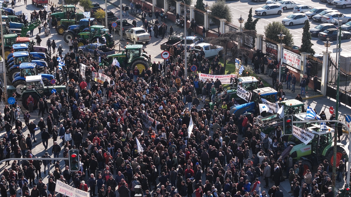 Στα μπλόκα και τα Χριστούγεννα οι αγρότες – Στέλνουν λίστα αιτημάτων στον Μητσοτάκη