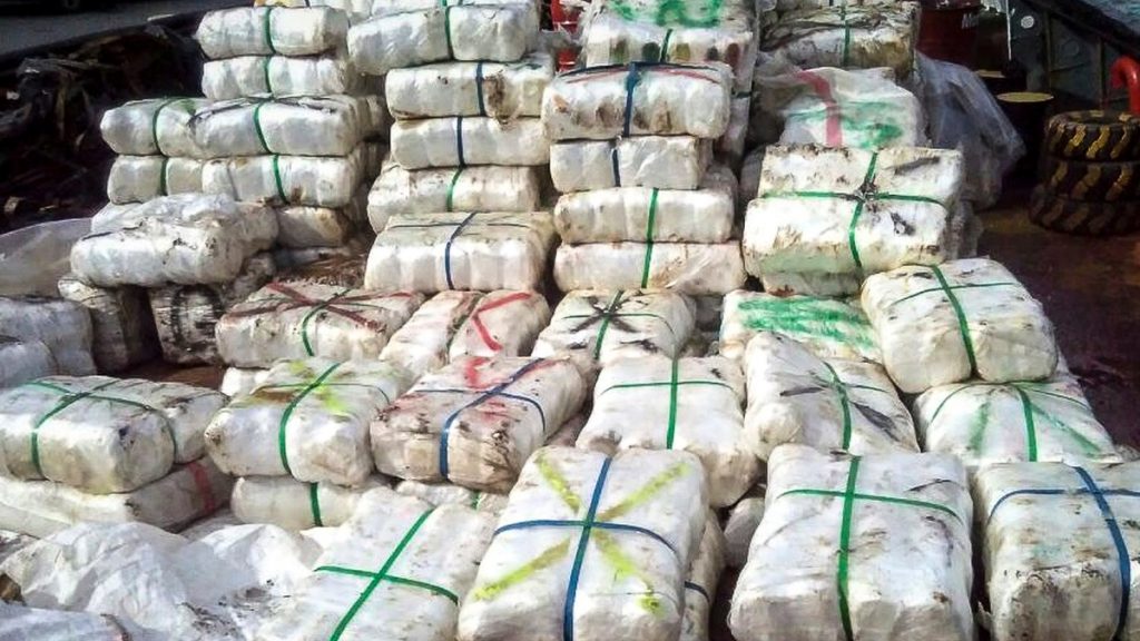 Ποιος είναι ο “Έλληνας Εσκομπάρ” πίσω από το σκάφος που πιάστηκε γεμάτο κοκαΐνη στον Ατλαντικό – Το ρεσάλτο και οι 10 συλλήψεις