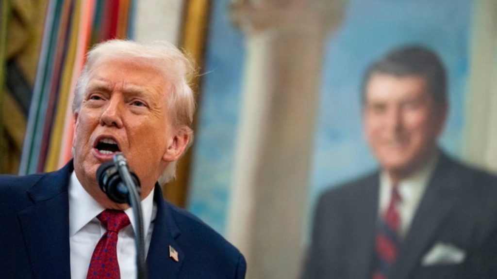 Αγωγή Τραμπ εναντίον του BBC για συκοφαντική δυσφήμιση – Ζητά αποζημίωση 5 δισ. δολαρίων