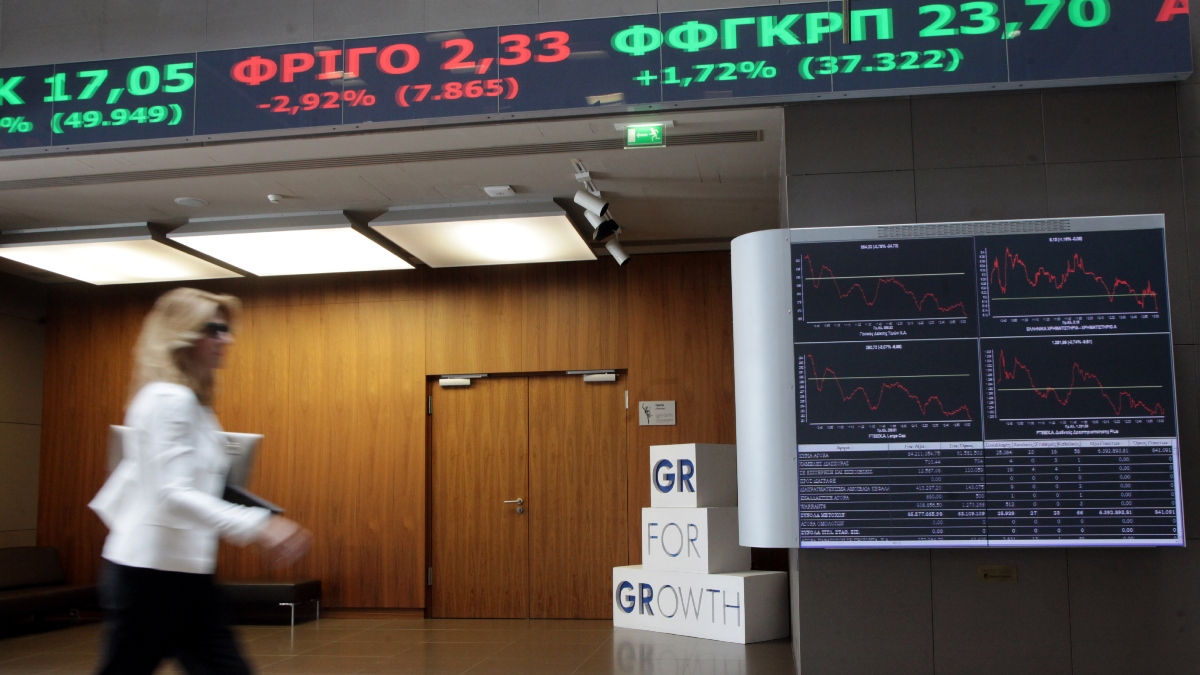 Χρηματιστήριο Αθηνών: Ήπια πτώση στο άνοιγμα – Στις 2.098,45 μονάδες ο Γενικός Δείκτης Τιμών