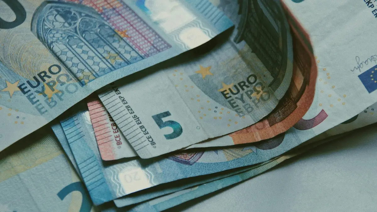Στην επανέκδοση 10ετών ομολόγων προχωρά το Ελληνικό Δημόσιο
