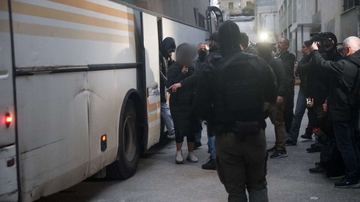 ΟΠΕΚΕΠΕ: Ελεύθεροι με περιοριστικούς όρους η μητέρα του αρχηγού και ακόμα δύο άτομα για παράνομες επιδοτήσεις – Τι υποστήριξαν