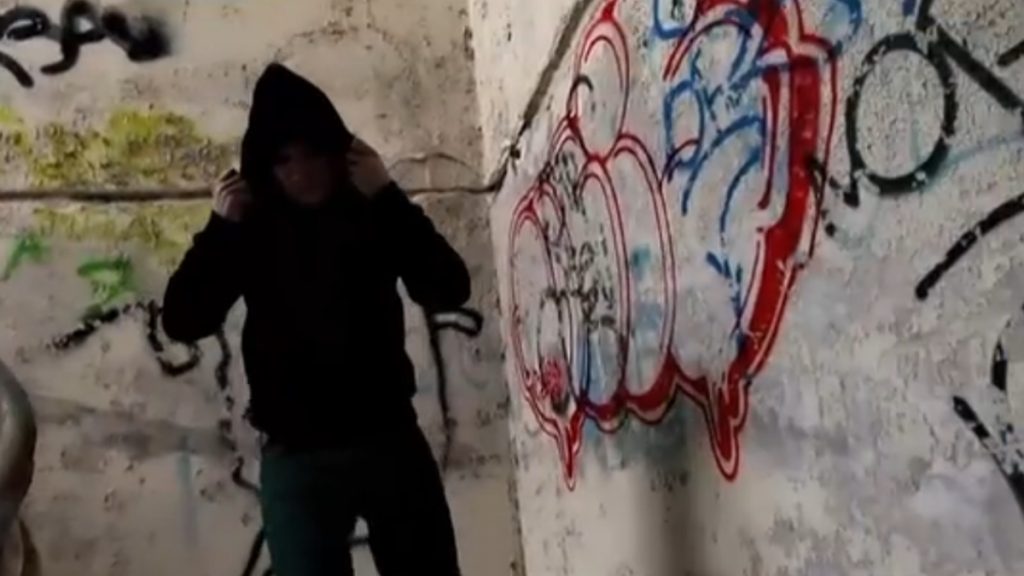 Η αυστηροποίηση των ποινών θα μπορούσε να μειώσει τα περιστατικά βίας μεταξύ ανηλίκων;