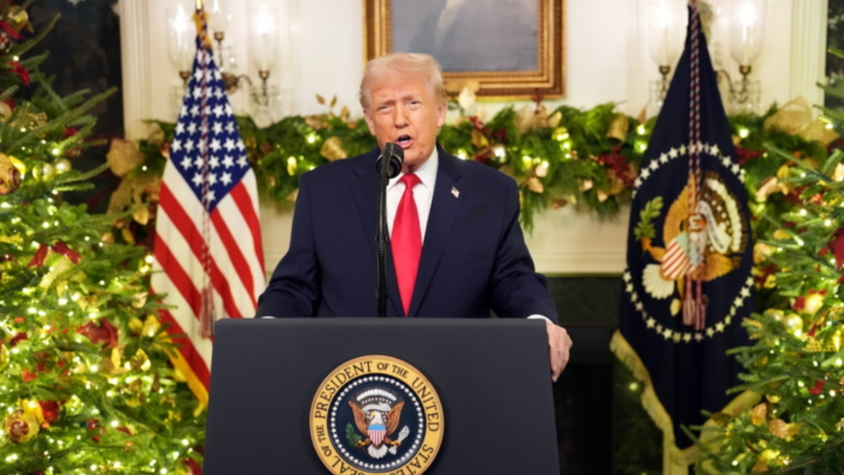 Διάγγελμα Τραμπ: “Κληρονόμησα χάος και το διορθώνω” – Υπόσχεται “οικονομικό μπουμ που δεν ξαναείδε ποτέ ο κόσμος”