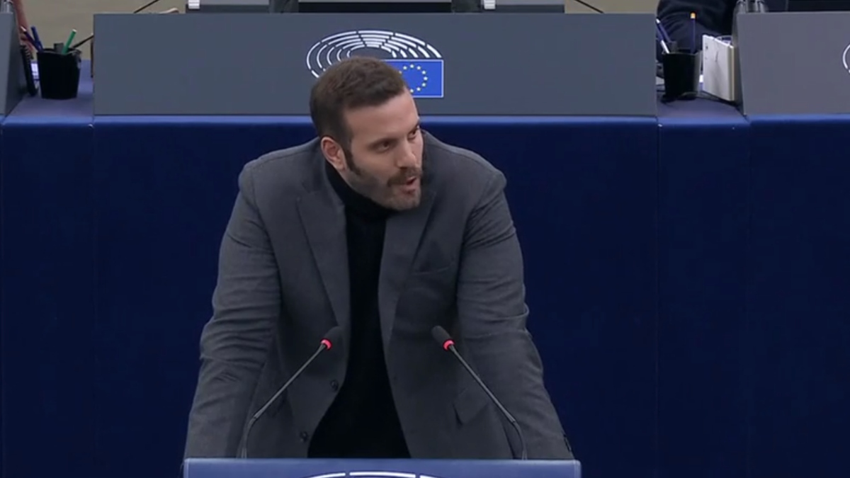 Νίκος Παππάς: Άφαντος μετά τον ξυλοδαρμό του δημοσιογράφου – Το τηλεφώνημα Φάμελλου – Αρβανίτη για τη διαγραφή του