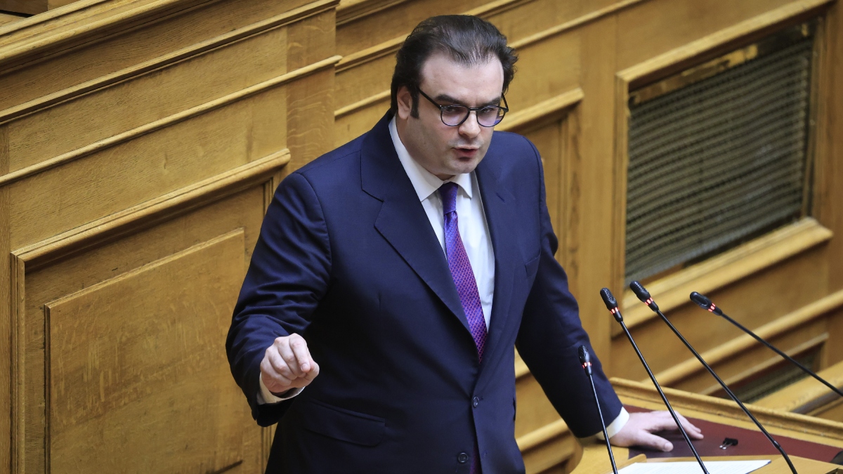 Πιερρακάκης: Παρουσίασε στη Βουλή το σχέδιο αναδιάρθρωσης των ΕΛΤΑ – “Δεν προβλέπεται κλείσιμο, προβλέπεται μετασχηματισμός”