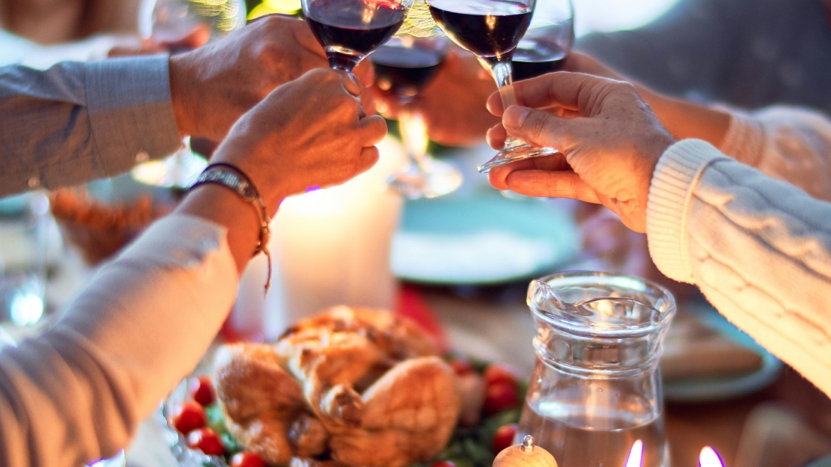 Έρευνα ΕΣΕΕ: Ακριβότερο φέτος το εορταστικό τραπέζι – Πόσο θα κοστίσει