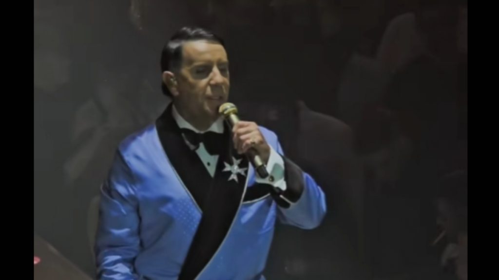 “Είμαι ο Γιώργος Μαζωνάκης ο αληθινός” – Αποθεώθηκε στην πρεμιέρα του με φόντο τις καταγγελίες του Stef (βίντεο)