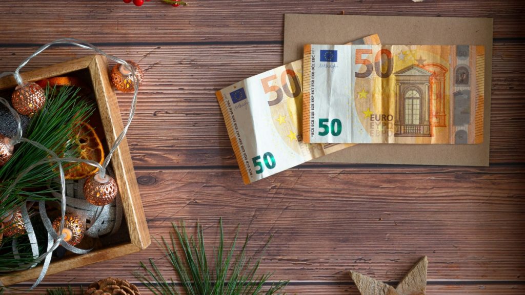 Δώρο Χριστουγέννων 2025: Τέλος χρόνου σήμερα για τους εργοδότες – Αυτόφωρο αν δεν καταβληθεί εγκαίρως