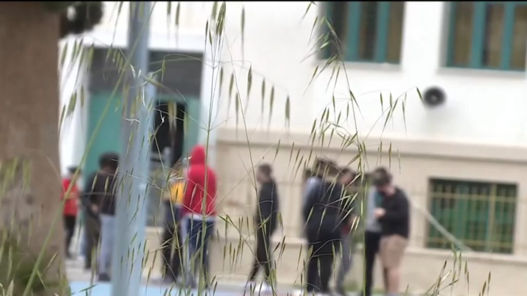 Πώς δρούσε η “άγουρη” συμμορία που είχε πλημμυρίσει σχολεία και γήπεδα με ναρκωτικά – Αποκαλυπτικές συνομιλίες