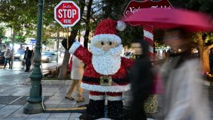 Χαλάει ο καιρός: Διαδοχικά κύματα κακοκαιρίας από Χριστούγεννα έως Πρωτοχρονιά με βροχές και καταιγίδες – Πού θα χιονίσει