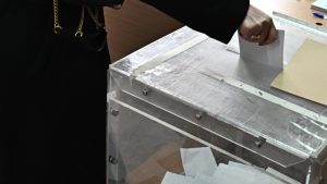 Δημοσκόπηση Interview: Πρώτη η ΝΔ, τρίτη η Πλεύση – Ποιος επικρατεί στο δίλημμα Τσίπρας ή Καρυστιανού