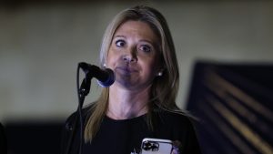 Καρυστιανού για τον έλεγχο της ΑΑΔΕ: “Έχουν φροντίσει και για ακαταδίωκτο του διοικητή και των μελών της”