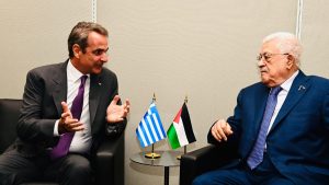 Συνάντηση Μητσοτάκη – Αμπάς στη Ραμάλα: “Πολιτική λύση δύο κρατών στο Παλαιστινιακό”