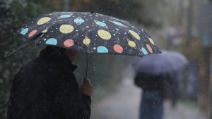 Επικαιροποιήθηκε το έκτακτο δελτίο της ΕΜΥ: Πού θα “χτυπήσουν” τις επόμενες ώρες ισχυρές βροχές και καταιγίδες