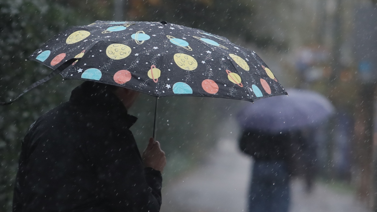 Επικαιροποιήθηκε το έκτακτο δελτίο της ΕΜΥ: Πού θα “χτυπήσουν” τις επόμενες ώρες ισχυρές βροχές και καταιγίδες