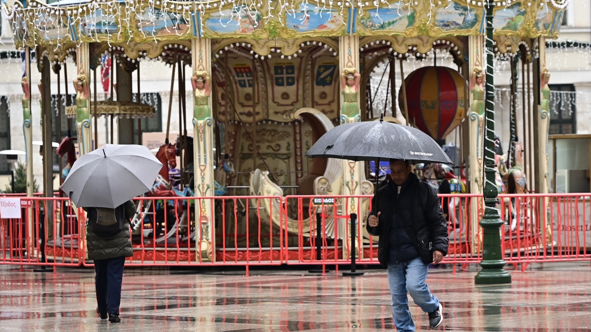 Καιρός σήμερα: Χριστούγεννα με βροχές, καταιγίδες και χιόνια – Ποιες περιοχές επηρεάζονται