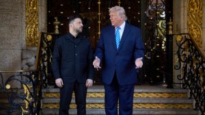 Τα αναπάντητα ερωτήματα μετά τη συνάντηση Τραμπ-Ζελένσκι, η αισιοδοξία για ειρήνη και τα “αγκάθια” που παραμένουν