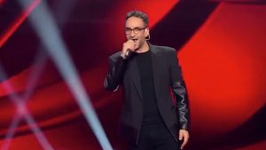 Κωνσταντίνος Κωμοδρόμος: Ποιος είναι ο μεγάλος νικητής του “The Voice” που εντυπωσίασε κριτές και κοινό (βίντεο)