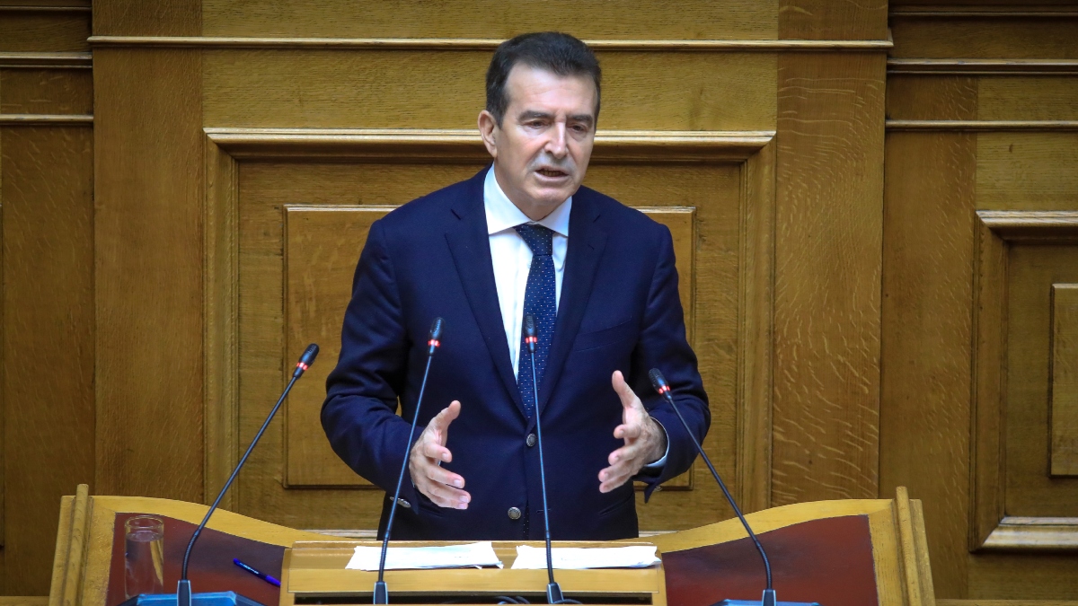 Χρυσοχοΐδης για αγρότες: “Κάνουν παράνομες πράξεις με την κατάληψη των δρόμων – Υπάρχουν διατάξεις που μπορούν να εφαρμοστούν”