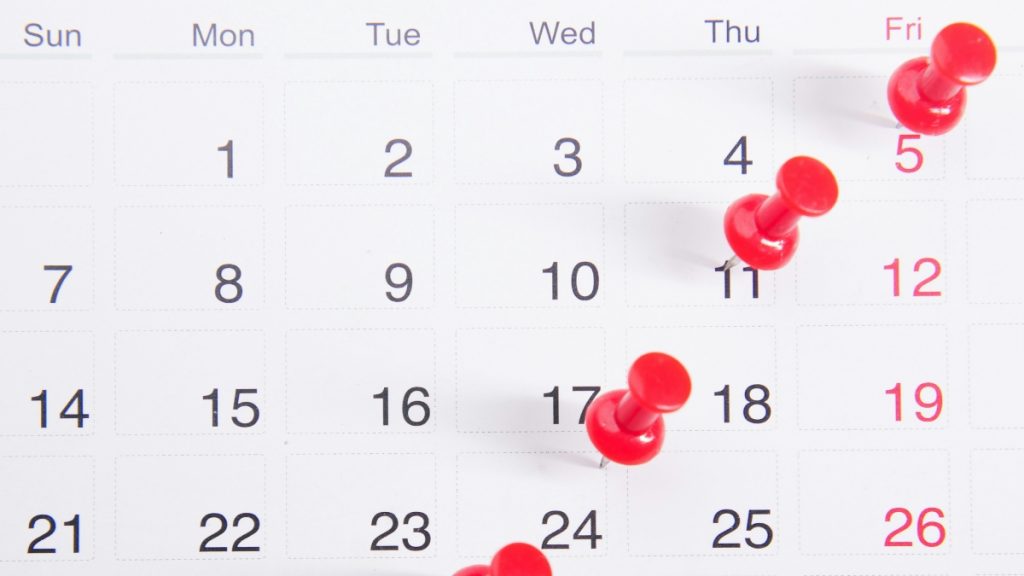 Γεμάτο αργίες το 2026: Τα τρία τριήμερα και το μοναδικό τετραήμερο – Πότε πέφτουν