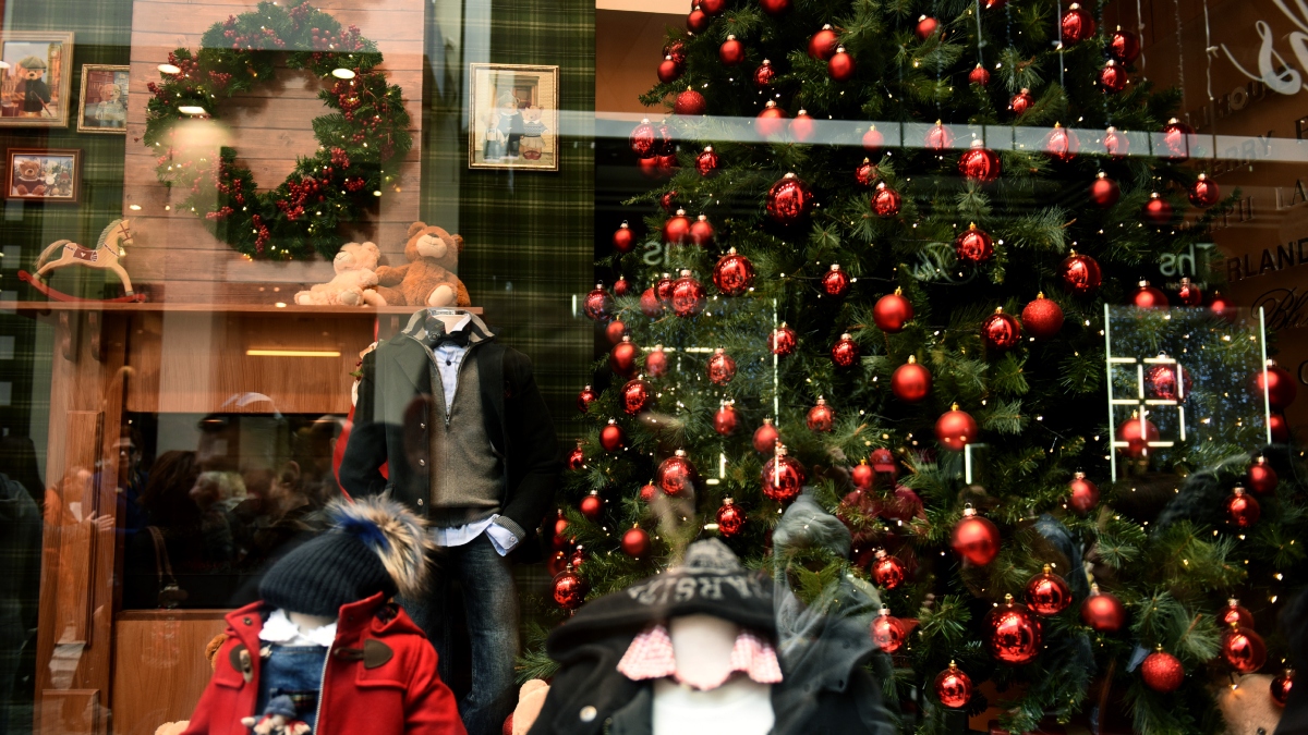 Παραμονή Πρωτοχρονιάς 2025: Το ωράριο καταστημάτων, σούπερ μάρκετ και mall