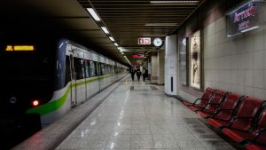 Παραμονή Πρωτοχρονιάς 2025: Τα τελευταία δρομολόγια σε μετρό, τραμ, λεωφορεία και τρόλεϊ για σήμερα