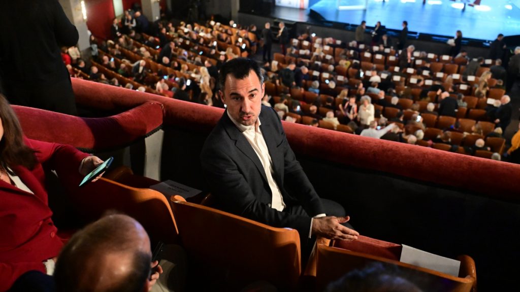 Χαρίτσης: Αιχμές για Τσίπρα μετά τον… εξώστη στο Παλλάς – “Είδα μια έντονη αγωνία αποστασιοποίησης”