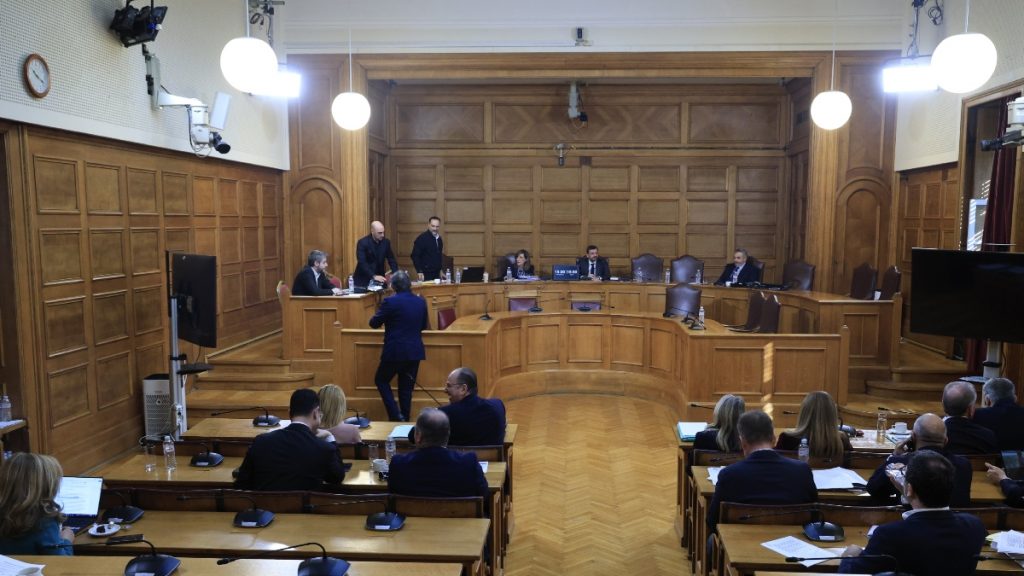 ΟΠΕΚΕΠΕ: Καταθέτει στην Εξεταστική Επιτροπή ο Γιώργος Ξυλούρης ή “Φραπές” – LIVE η συνεδρίαση