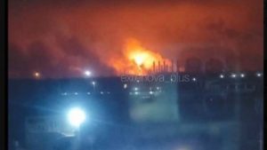 Η Ουκρανία μιλά για πλήγμα σε μεγάλο χημικό εργοστάσιο στη Ρωσία και σε σταθμό ραντάρ στην Κριμαία (βίντεο)