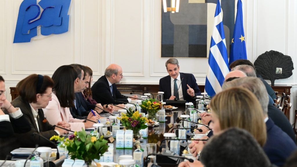 Σήμερα το τελευταίο Υπουργικό Συμβούλιο της χρονιάς με φόντο τις αγροτικές κινητοποιήσεις – Τι θα πει ο Μητσοτάκης