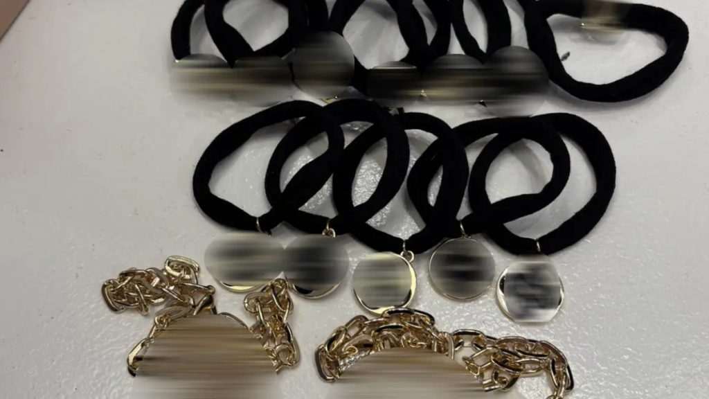 Κολωνάκι: Κατάστημα πωλούσε “μαϊμού” επώνυμα προϊόντα – Συνελήφθη 65χρονη επιχειρηματίας