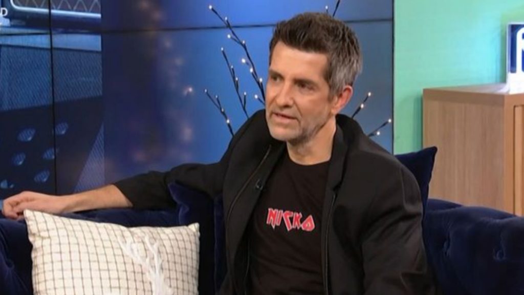 Ο Φοίβος αποκάλυψε πως γράφτηκαν τα “Χριστούγεννα” της Δέσποινας Βανδή (βίντεο)