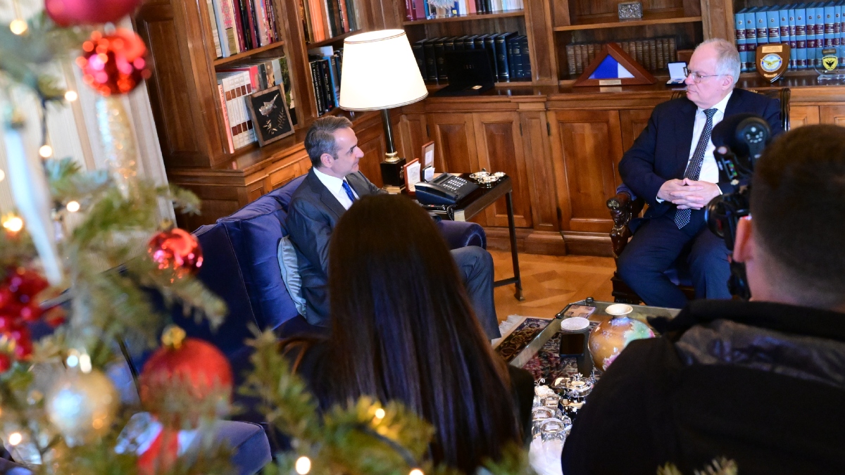 Μητσοτάκης σε Τασούλα για αγρότες: “Θέλω να ελπίζω ότι θα απομακρυνθούν σύντομα από τα μπλόκα”