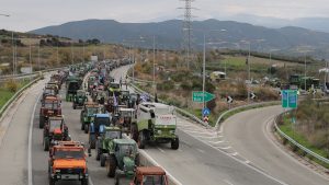 Κλιμακώνουν τις κινητοποιήσεις τους οι αγρότες – Νέο «όχι» σε διάλογο με την κυβέρνηση (Βίντεο)
