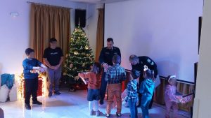 Χριστουγεννιάτικη γιορτή με δώρα για τους επτά μαθητές στο Αγαθονήσι